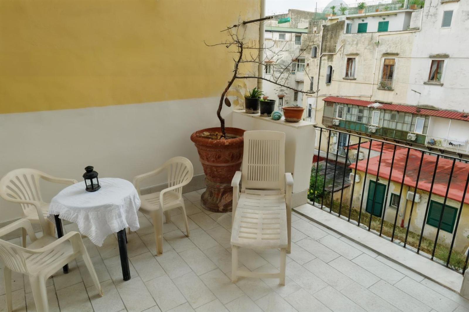 La Casa Di Nonna Teresa Bed & Breakfast Наполи Екстериор снимка